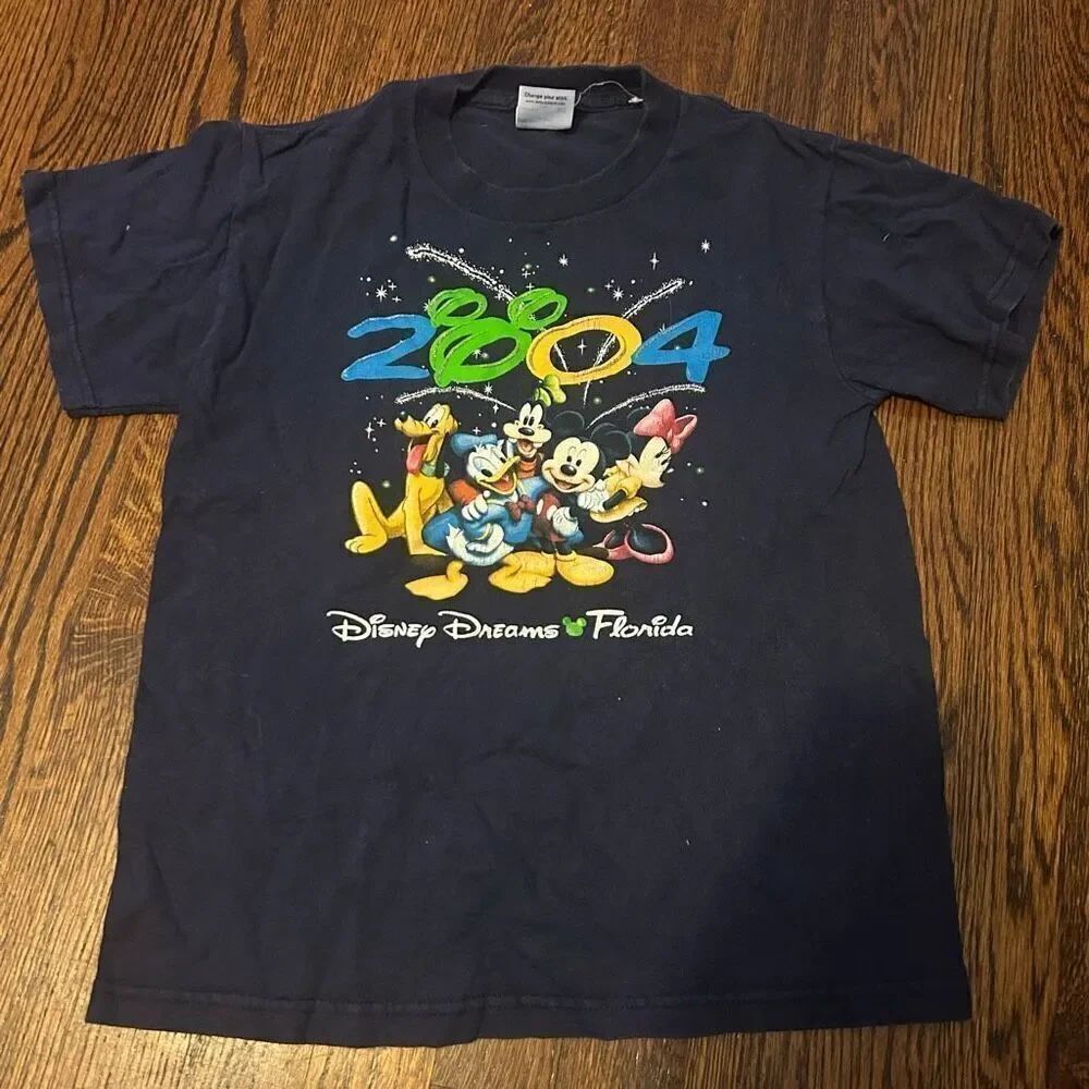 Vintage 2004 Disney T Shirt